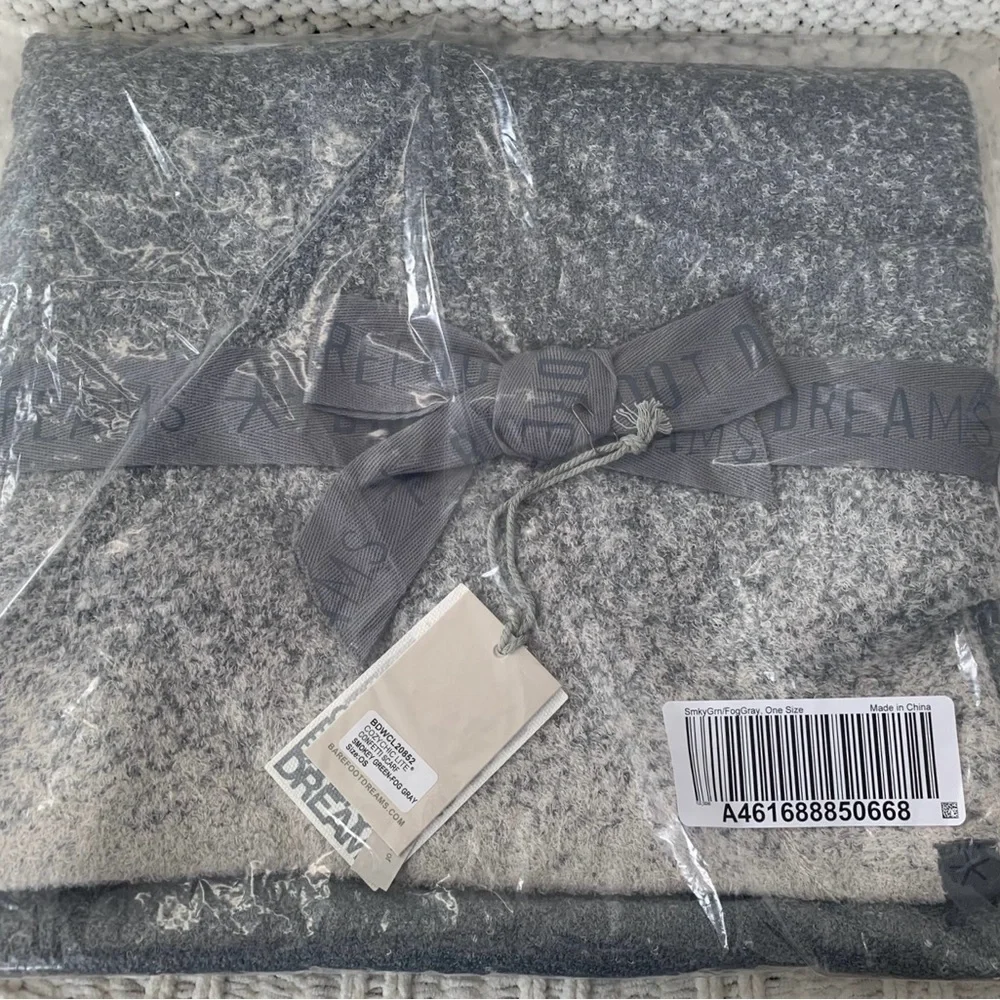 NWT Barefoot Dreams CozyChic Lite Confetti Scarf, Smokey Green & Fog Gray; OS